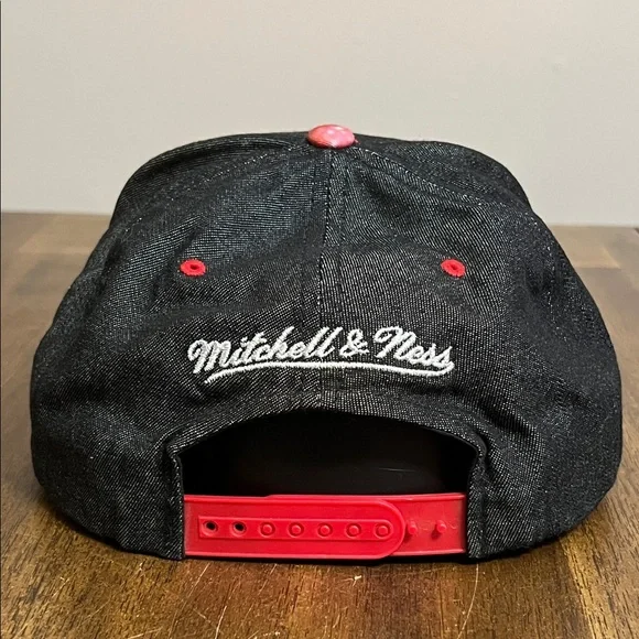 Mitchell & Ness Chicago Bulls Tie Dye Brim Embroidered SnapBack Hat - Picture 5 of 14